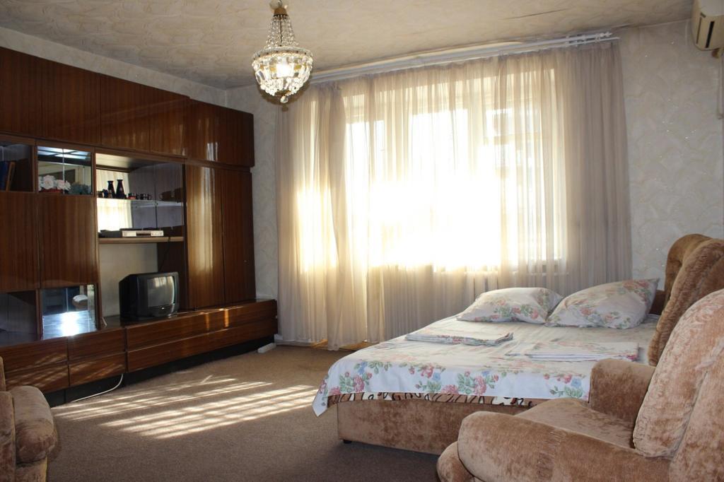 Apartment Near Opera Hause Днепър Екстериор снимка